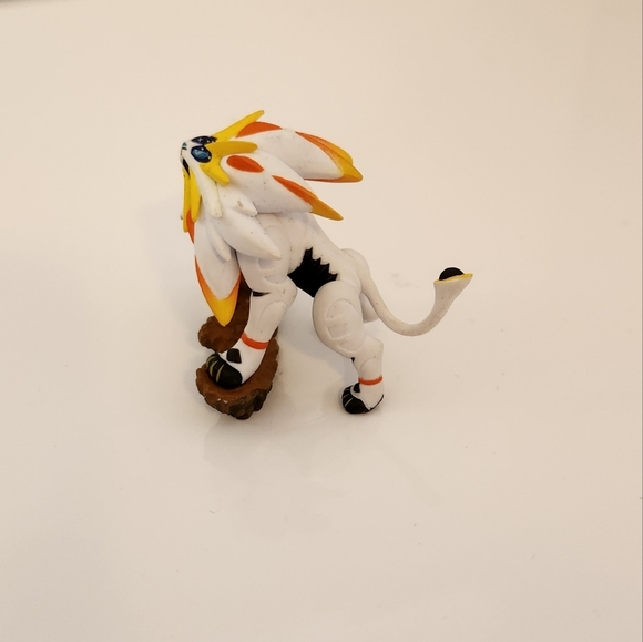 Pokemon Action Figure Solgaleo Rare Collectible 2016 2" Sun & Moon Legendary - Picture 2 of 7